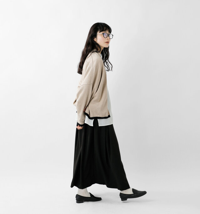 model mariko：162cm / 47kg 
color : cashmere杢×black / size : 2