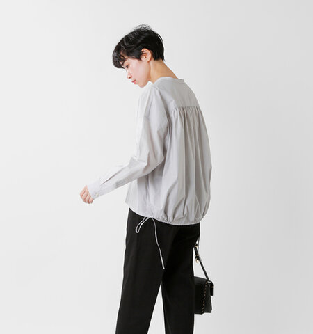 nicholson and nicholson|コットンタイプライターノーカラーバックギャザーシャツ mary-poplin-tr【21ss】
