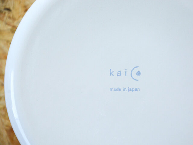 裏側には、ブランド名と"made in japan"の文字が。さりげなくて素敵。