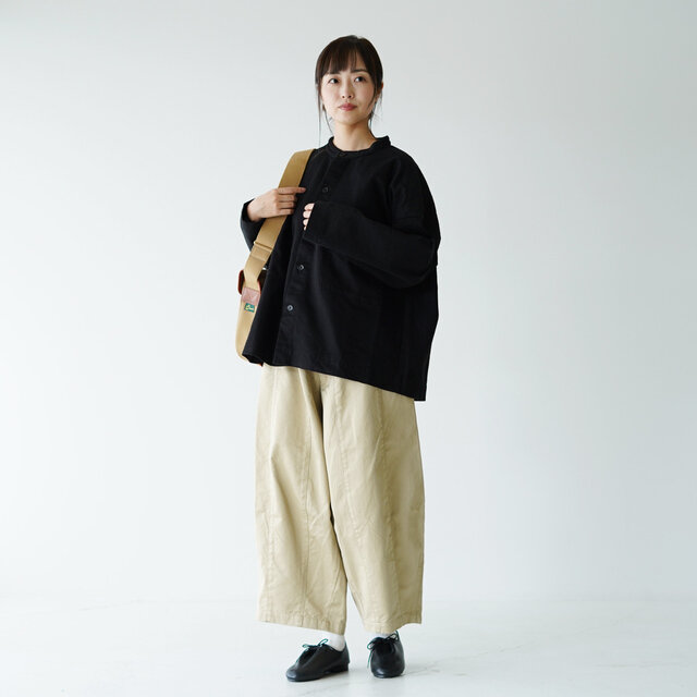 color : khaki