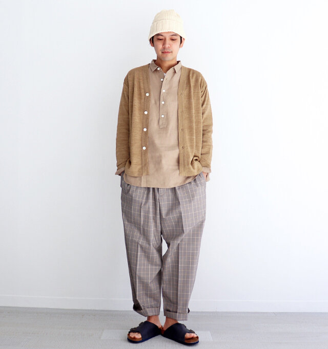ベージュ / 2 着用、モデル身長:176cm、体重:65kg