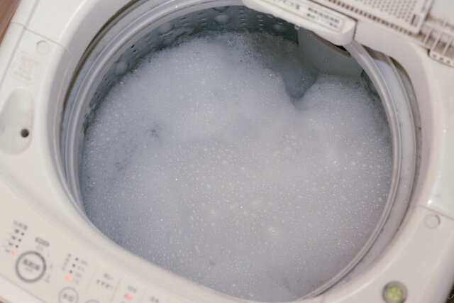 繊維を傷めにくい中性洗剤がおすすめです。