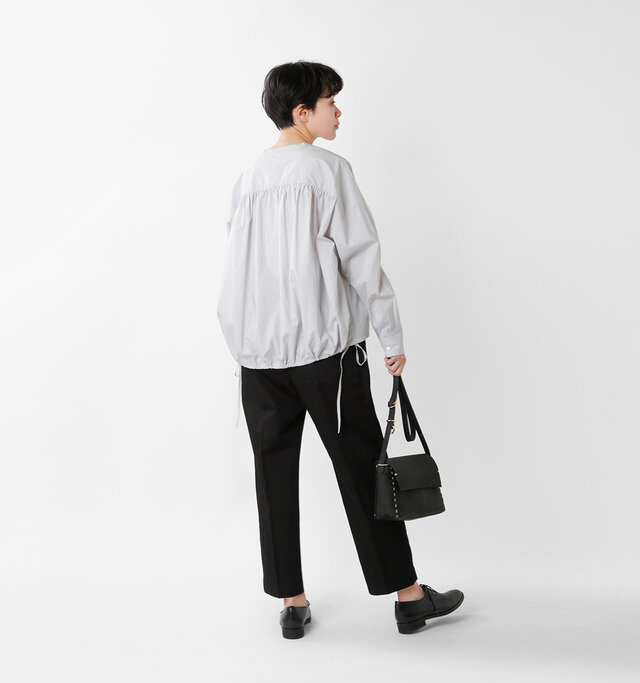 model saku:163cm / 43kg
color : light gray / size : 38