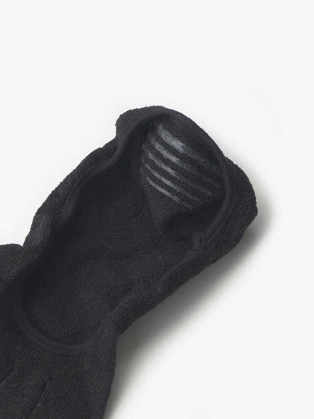 滑り止めのシリコン樹脂が「波型」ではなく「平行」になっています。その部分以外は通常の商品と何ら変わりありません。