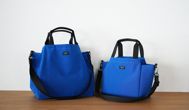 左:SIMPLICITY 2WAY FOLD TOTE、右:SIMPLICITY 2WAY FOLD TOTE S