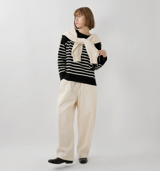 model ai:166cm / 47kg
color : black×ecru / size : 1