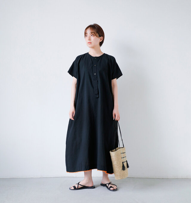 model asuka:160cm / 48kg
color : black / size : F