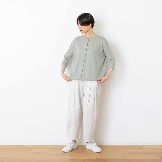 着用カラー:ダークグレー