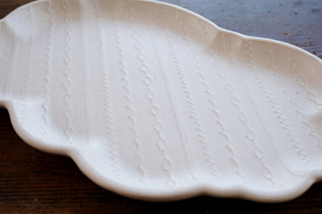 よしざわ窯｜き３１　　ステッチ模様の雲の皿