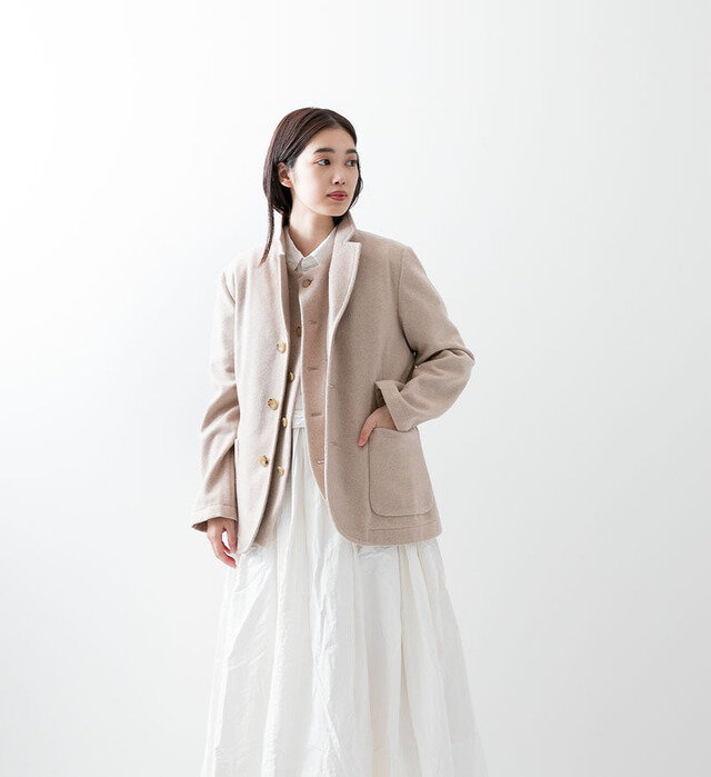 color : BEG , model : 162cm