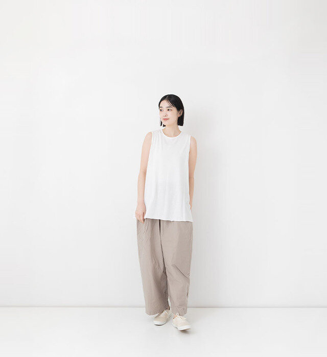 color : WHITE , model : 162cm