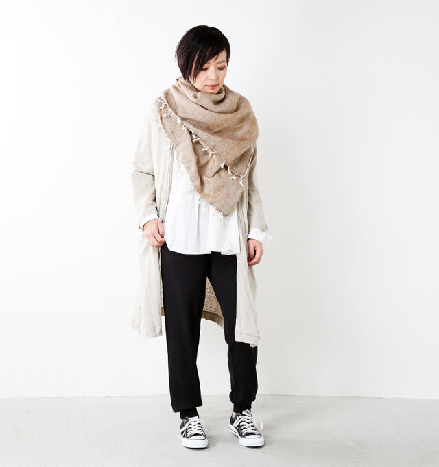 model mayu:158cm / 48kg
color : black / size : F