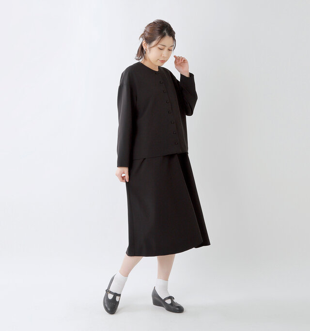 model hikari：165cm / 48kg
color : black / size : 1