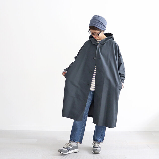 こちらは、TRAVAIL MANUELの定番、ライトグログラン・BIGパーカーコート。
フードでカジュアルな印象ながらも、少し光沢の感じられる生地を使用しているので、
キレイめコーデにも馴染みます✨
