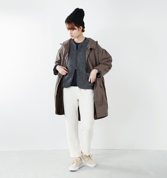 model kanae:167cm / 48kg
color : graphite / size : XXXS
