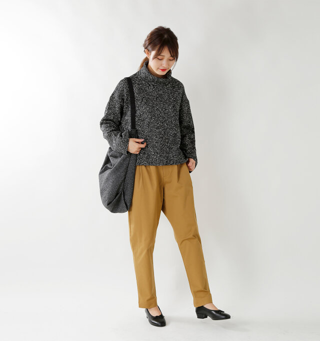 model kanae:167cm / 48kg
color : beige / size : S
フラットシューズはもちろん、ブーツにインしたり、パンプスですっきりと大人っぽいスタイルも◎