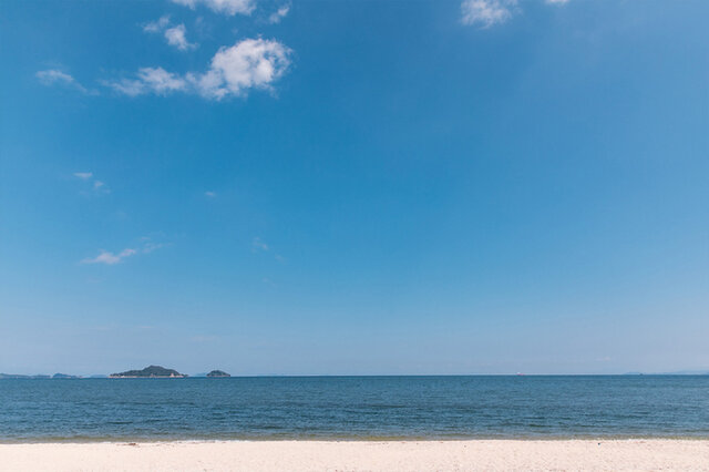 渡辺パイルさんのお近くの美しい砂浜。
毎日表情が異なり、地元の方々も魅了されているのだそうです。