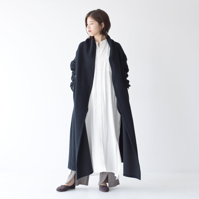 color : off white