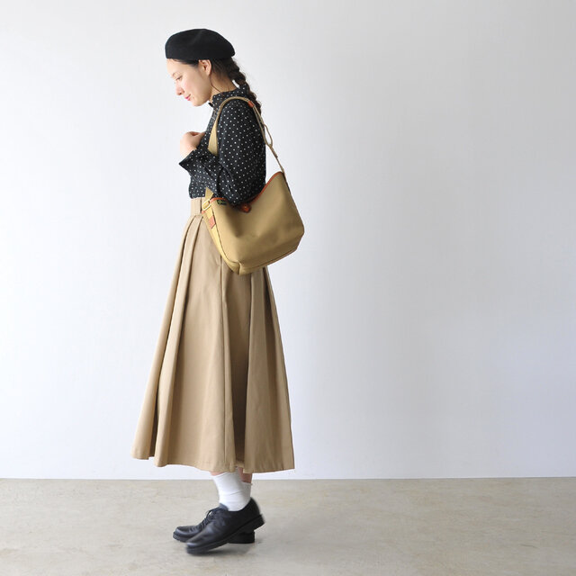 モデル:164cm / 46kg
color : khaki / size : one