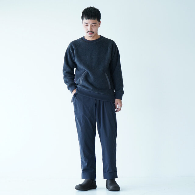 モデル:173cm / 58kg
color : btriple black / size : 8.5(Men's -26.5cm)
