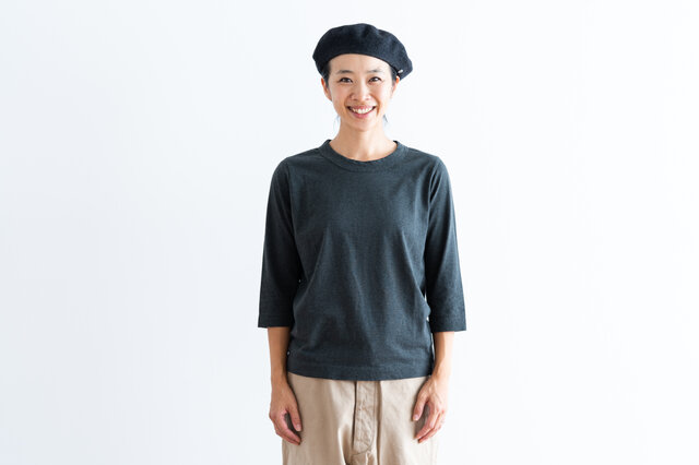 TOPダークグリーン / M 着用、モデル身長:160cm