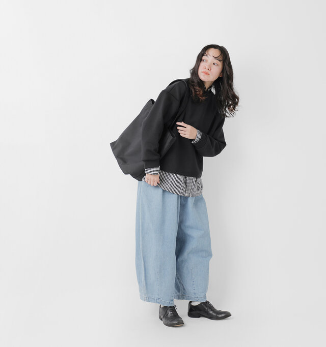 model saku:163cm / 43kg
color : black / size : 1