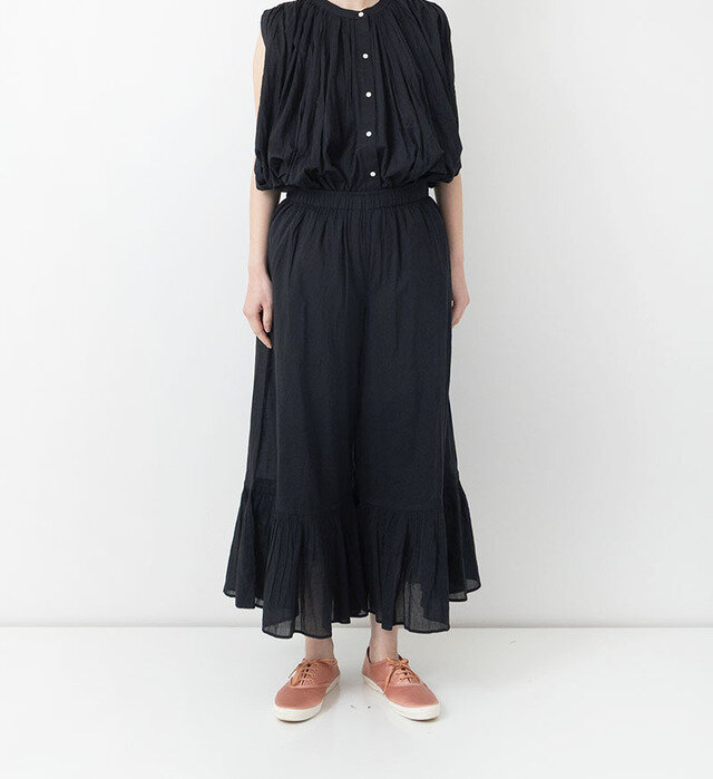 color : BLACK , model : 162cm
