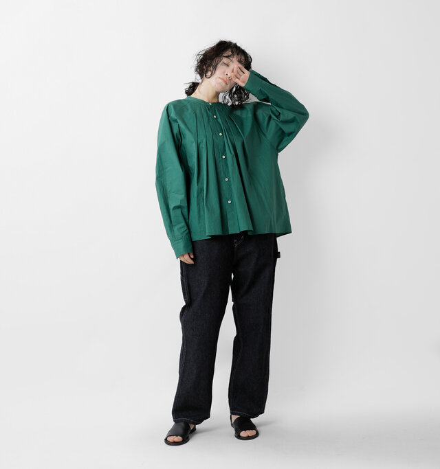 model saku：163cm / 43kg 
color : green / size : 38