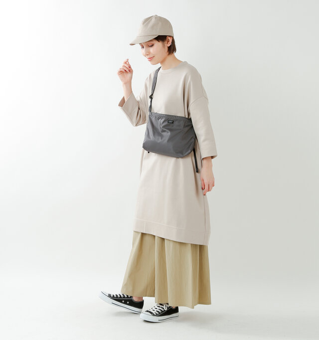 model yama:167cm / 49kg
color : beige / size : 2