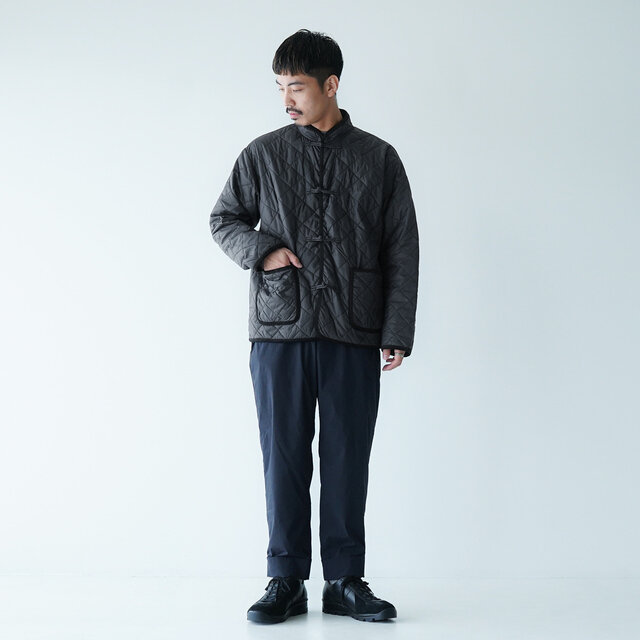 モデル:173cm / 58kg
color : black / size : M(メンズS〜Mサイズ)