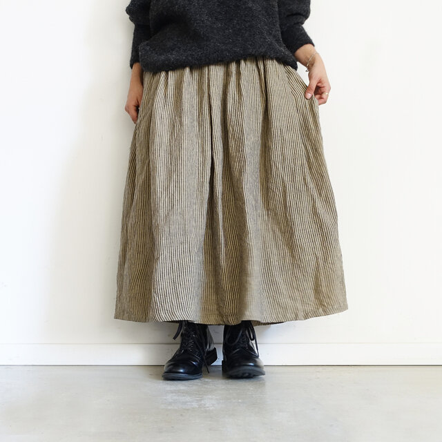 Model 158cm、Beige × Charcoal 着用