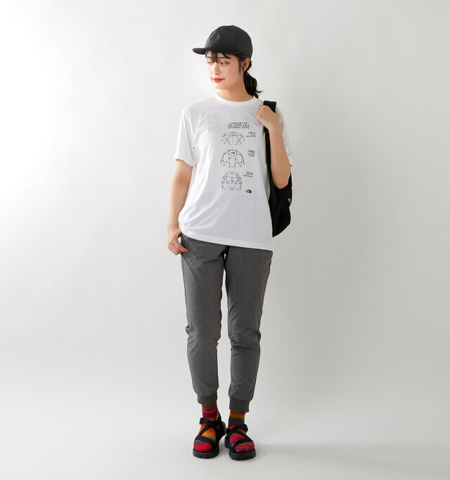 model kanae:167cm / 48kg
color : black / size : M