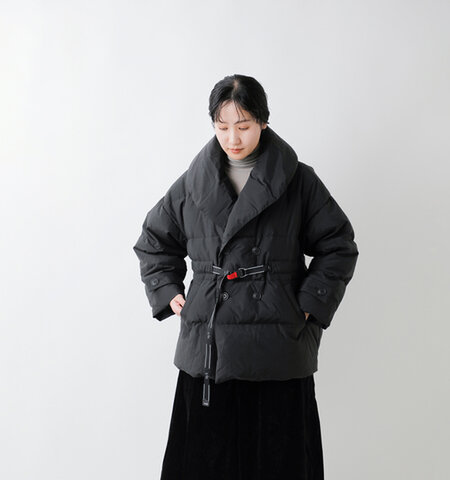 F/CE.|リサイクルダウン オーバーレイ ショールカラー コート “RECYCLED DOWN OVERLAY SHAWL COLLAR COAT” fsu09252u0001