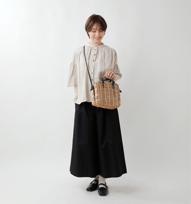 model asuka：160cm / 48kg 
color : Natural × Black / size : one