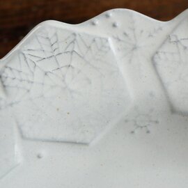 よしざわ窯｜き８５　　ホワイトグレー 雪の結晶のリース皿