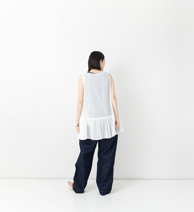 color : WHITE , model : 162cm