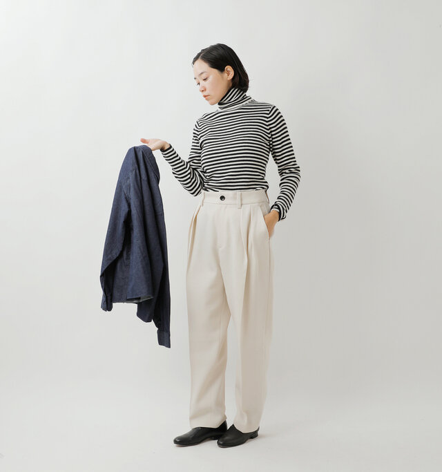 model saku:163cm / 43kg
color : off white×black● / size : F