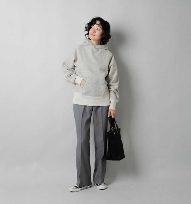 model saku：163cm / 43kg 
color : gray / size : 46
