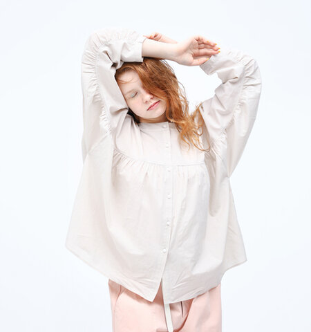 kelen|ノーカラー ギャザー デザイン ブラウス “LACHIE” lkl25hbl2201-kk