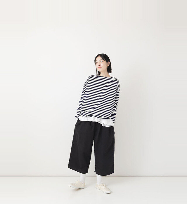color : NAVY BORDER , model : 162cm