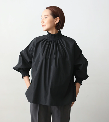 UNIVERSAL TISSU|Aラインシルエットが美しい モックネックシャーリングブラウス kurashisha
