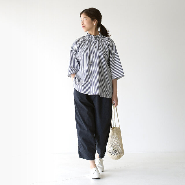 color : navy big stripe