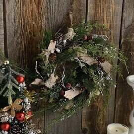 Snowy Fern & Wood Chip Wreath M