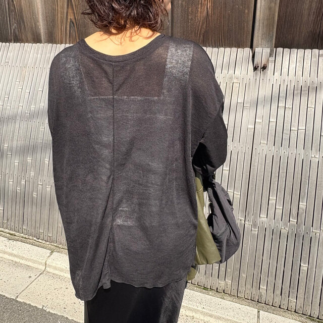 ▲インナー:ひんやりクールタッチ「チラ見えを防ぐスクエアタンクトップ」ホワイト着用