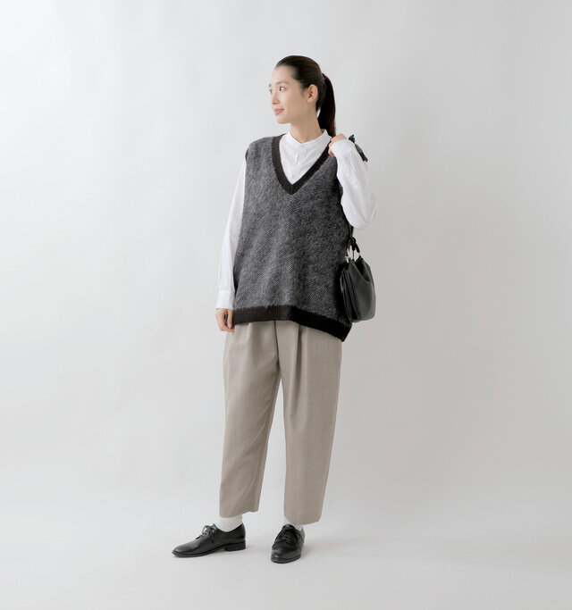 model mizuki：168cm / 50kg 
color : charcoal gray / size : F