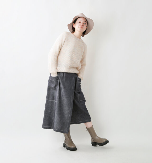 model saku:163cm / 43kg
color : white mix / size : S