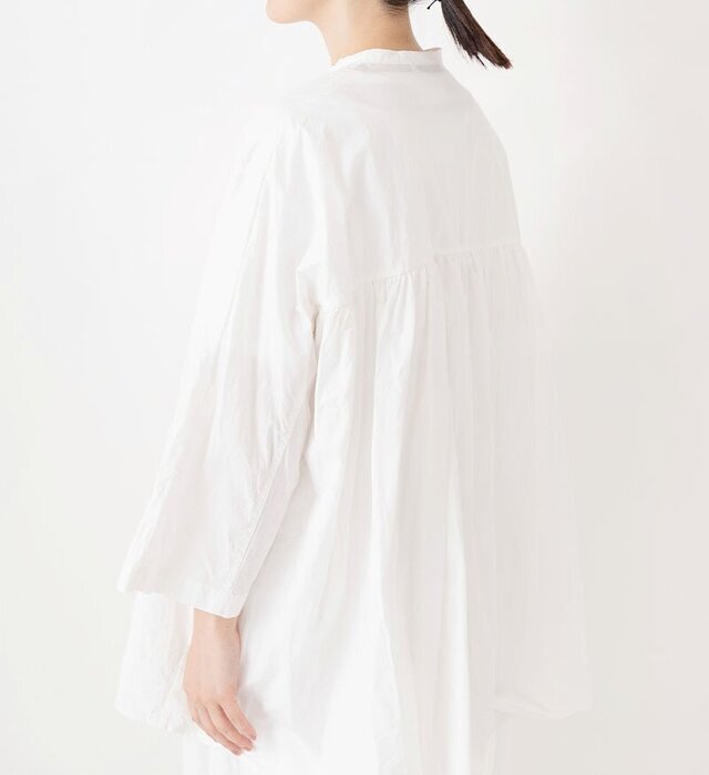 color : WHITE , model : 162cm