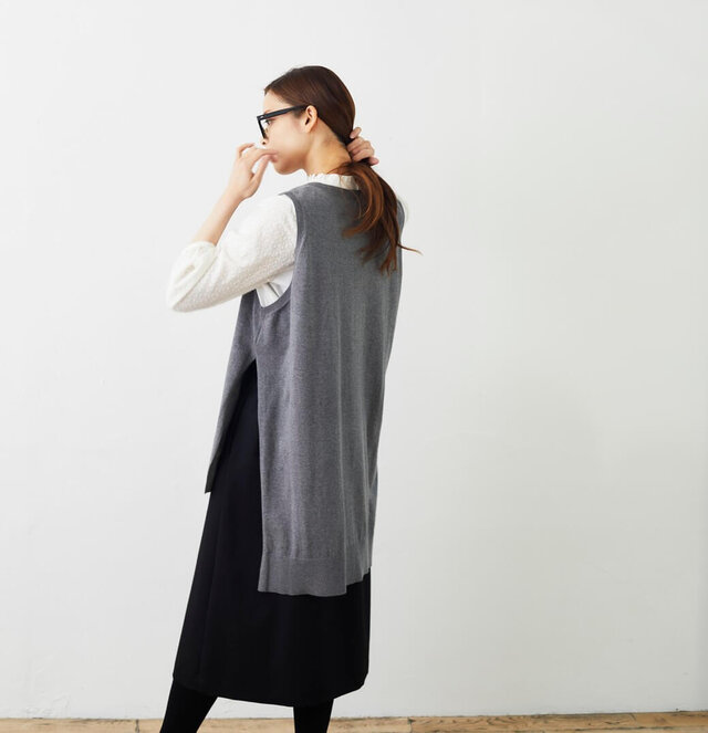 着用カラー:チャコールグレー