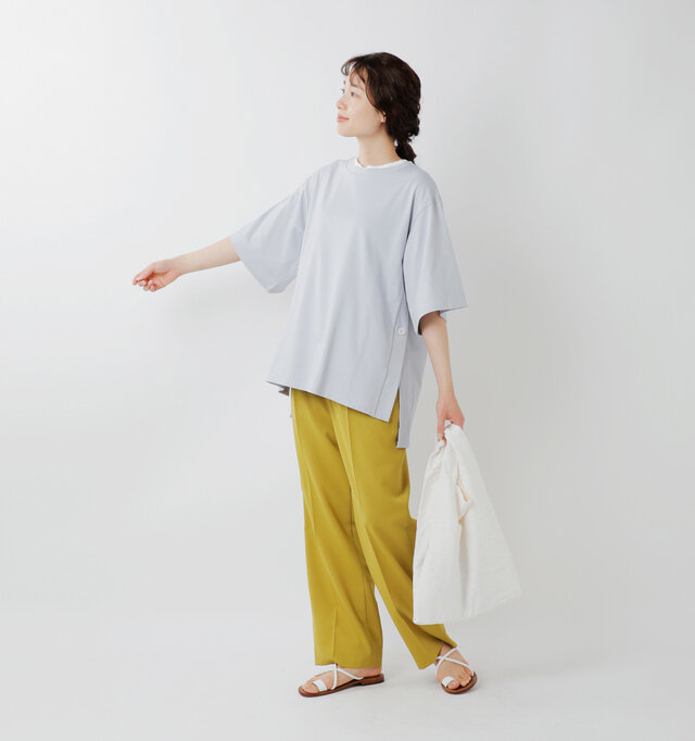 model mizuki:168cm / 50kg
color : light blue / size : F