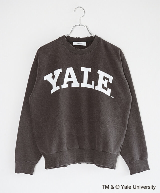 ダークブラウンのようなお色味です。